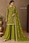Elegant suit green
