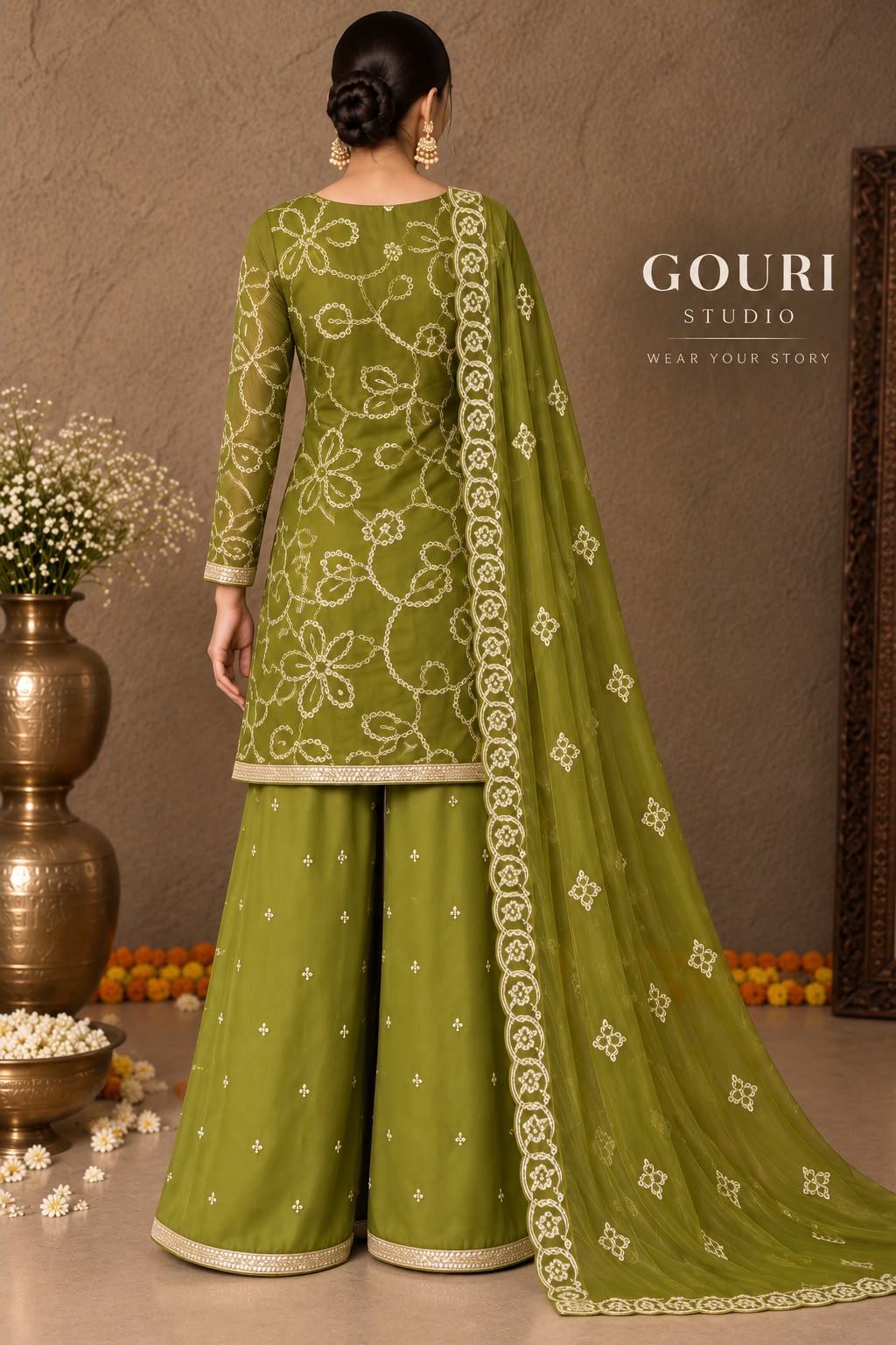 Elegant suit green
